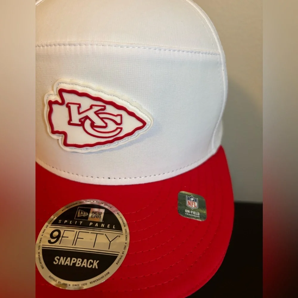 New Era KC Chiefs On-Field sideline SnapBack cap. 9Fifty split panel - Picture 4 of 8